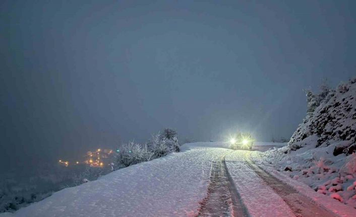 Siirt’te kar nedeniyle kapanan yollar açıldı