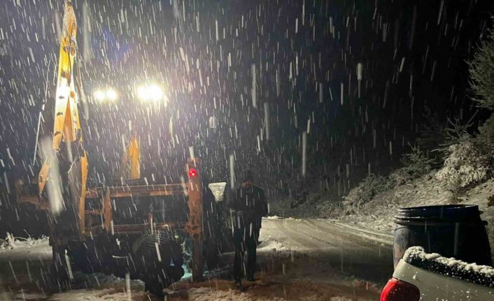 Siirt’te karda mahsur kalanlar kurtarıldı