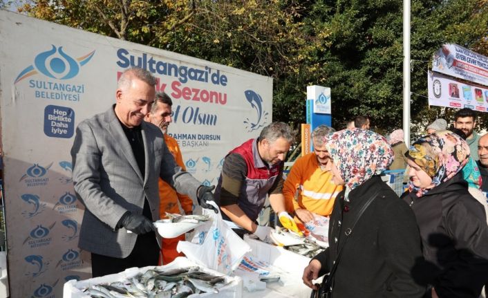 Sultangazi Belediyesi’nden ücretsiz balık dağıtımı