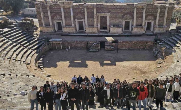 Sultanhisar’da öğrencilerden tarihi gezi