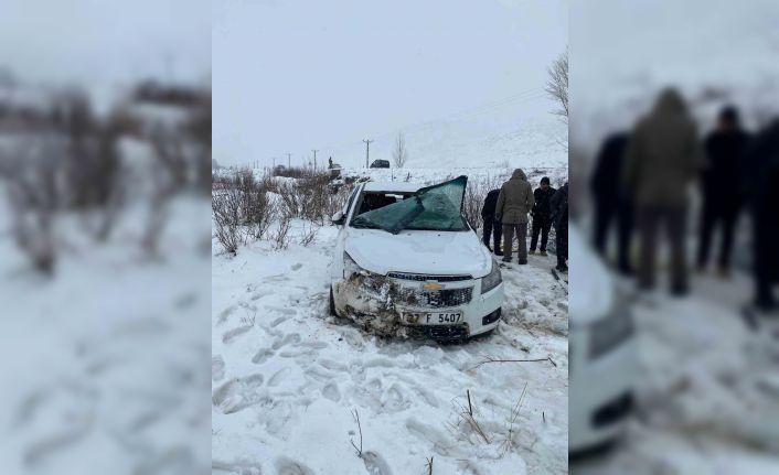 Tatvan’da trafik kazası: 4 yaralı