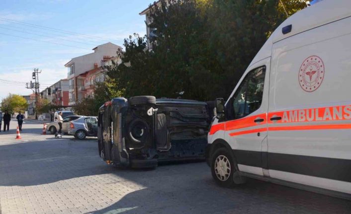 Tavşanlı’da trafik kazası: Takla atan araçta burnu bile kanamadı