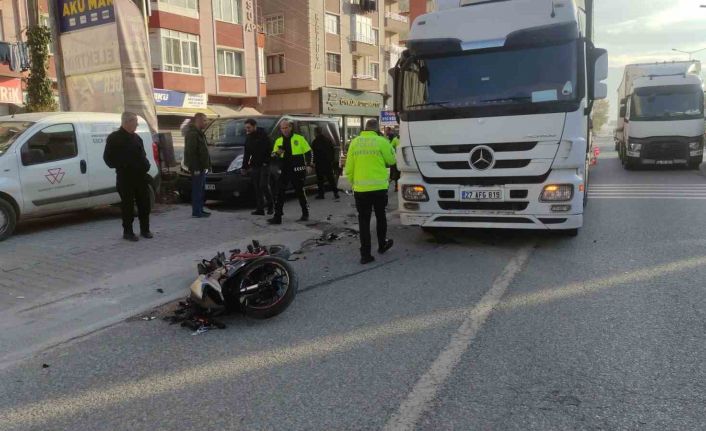 Tek teker üzerinde gitmek isterken kaza yaptı