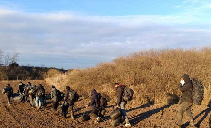 Tekirdağ’da 12 kaçak göçmen, 1 organizatör yakalandı