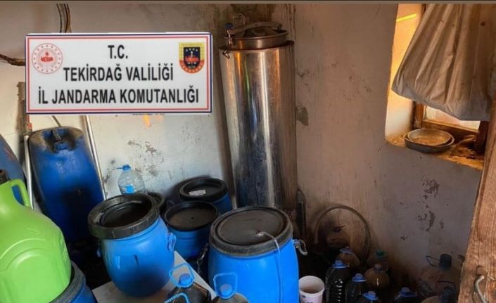 Tekirdağ’da 1 ton 165 litre sahte içki ele geçirildi