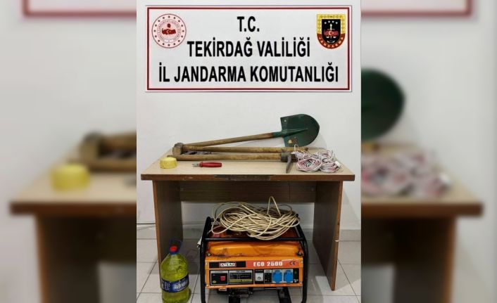 Tekirdağ’da izinsiz kazı yapan 3 kişi suçüstü yakalandı