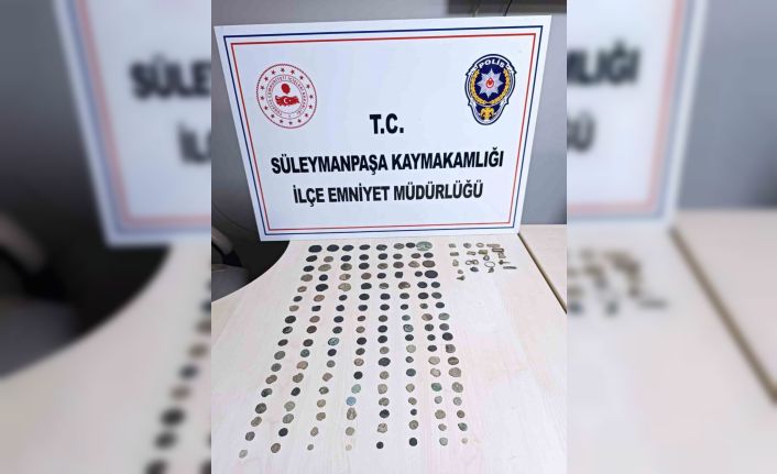 Tekirdağ’da kaçak kazı operasyonunda 145 sikke ele geçirildi