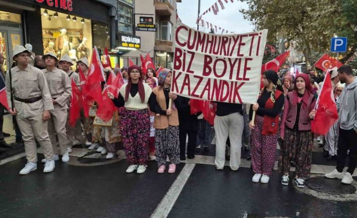 Tekirdağ’da kurtuluşun 102. yılında coşkulu yürüyüş