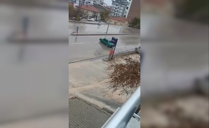 Tofaş Şahin ile trafikte drift attı