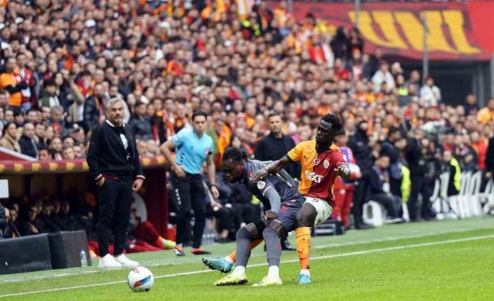 Trendyol Süper Lig: Galatasaray: 1 - Samsunspor: 0 (İlk yarı)