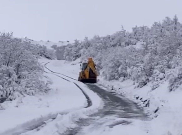 Tunceli’de bin 446 kilometrelik yolda karla mücadele