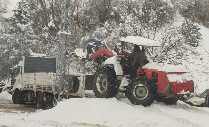 Ulus’ta kar kalınlığı 50 santimetreye ulaştı