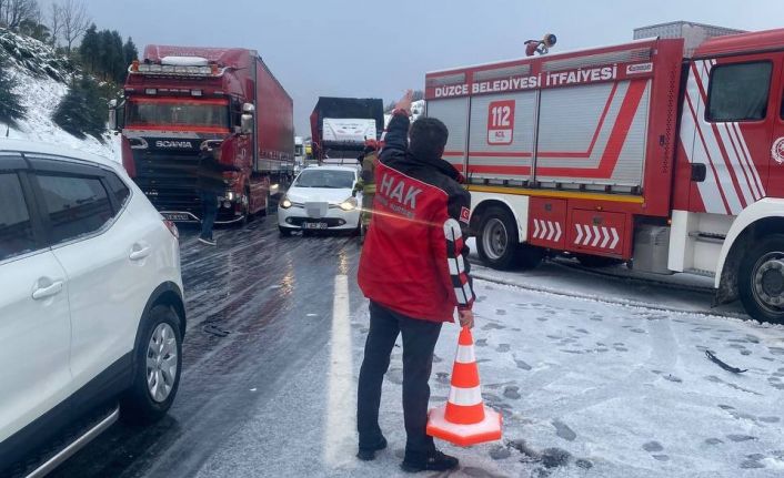 Van kurtarma ekibi, Bolu Tüneli’ndeki kazaya müdahale etti