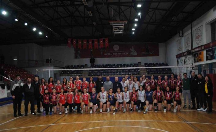 Voleybolda şampiyonlar belli oldu