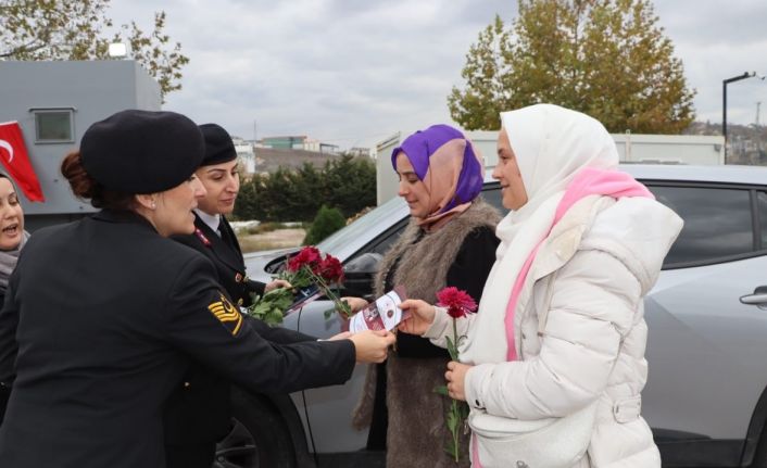 Yalova’da kadına yönelik şiddete karşı farkındalık etkinliği