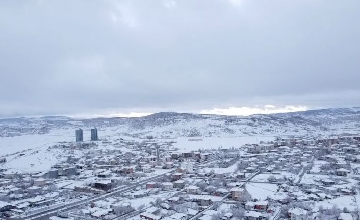 Yozgat’ta kar güzelliği drone ile görüntülendi