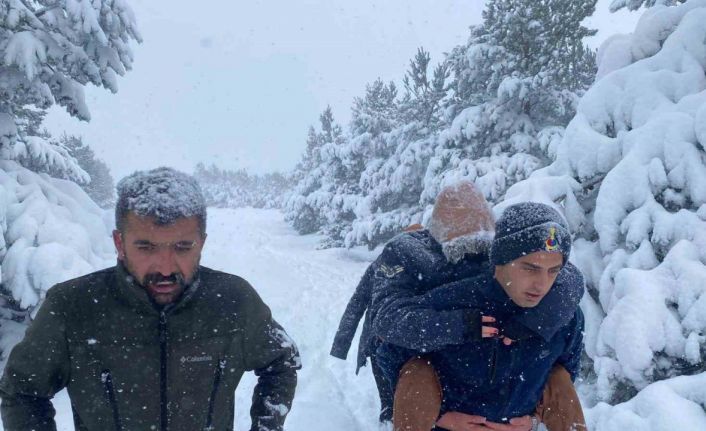 Yozgat’ta pikniğe giden 3 kişi mahsur kaldı