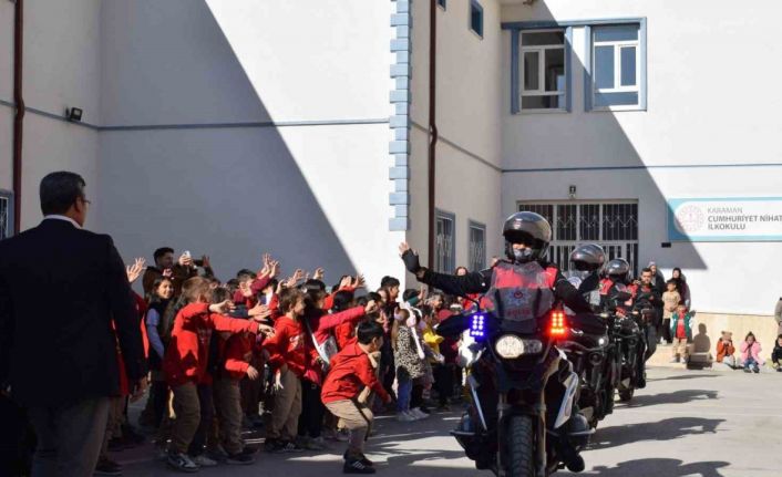 Yunus Timleri’nden ilkokul öğrencilerine nefes kesen gösteri