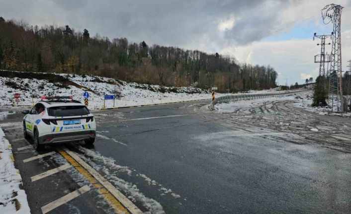 Zonguldak’ta kar yağışı sonrası güzergahlar ulaşıma açıldı