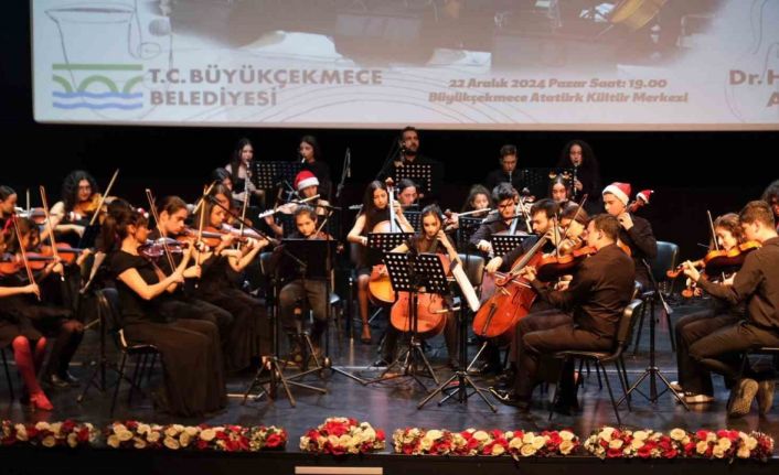 100. Yıl Gençlik Oda Orkestrası’ndan muhteşem yıl sonu konseri