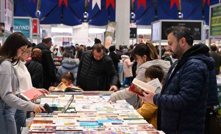 7. Isparta Kitap Fuarı’na yoğun ilgi