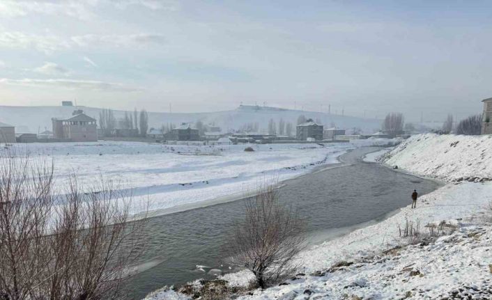 Ağrı’da dondurucu soğuklar etkisini sürdürüyor