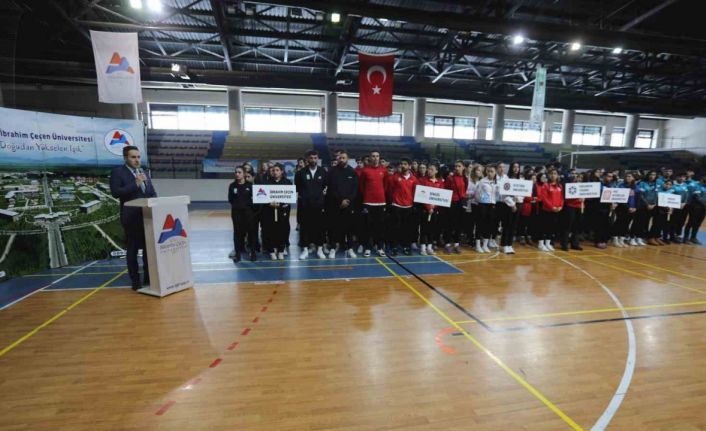 AİÇÜ’de ÜNİLİG voleybol bölgesel lig müsabakaları başladı