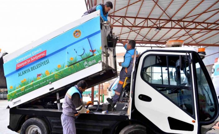 Alanya Belediyesi, belediyeye ait araçları bakıma aldı