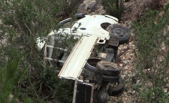 Alanya’da kamyonet dereye uçtu: 1 ölü, 1 yaralı