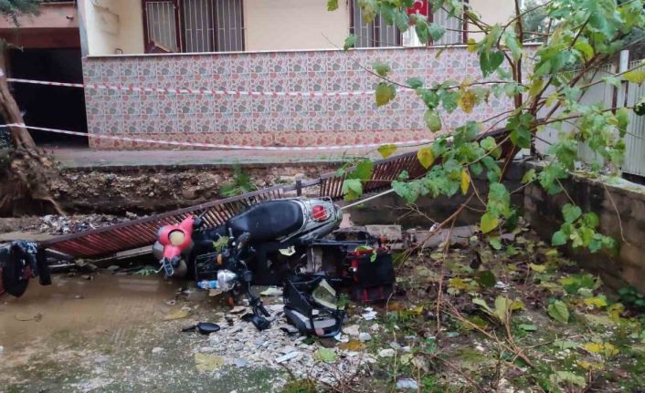 Alanya’da sağanak yağışın etkisi gündüz ortaya çıktı