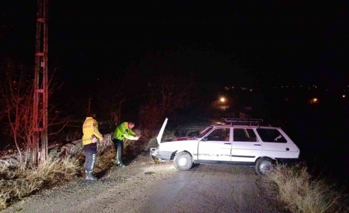 Alkollü sürücü kaza yaptı, aracını bırakıp hastaneye gitti