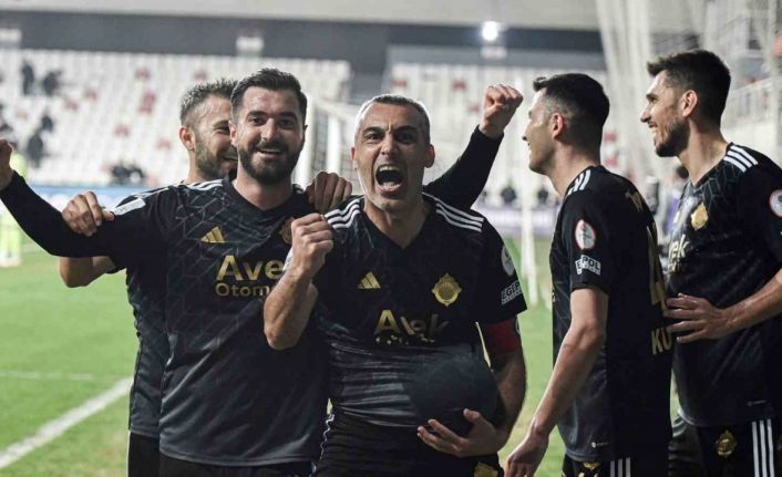 Altay’ın en golcüsü 43 yaşındaki Murat Uluç