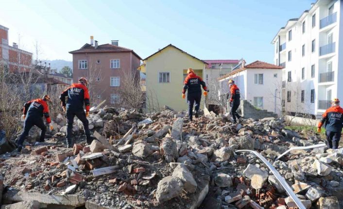 Amasya’daki deprem tatbikatı gerçeği aratmadı