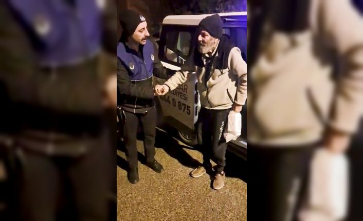 Ambulansla gittiği hastaneden yaya olarak çıkan hasta evinin yolunu kaybetti