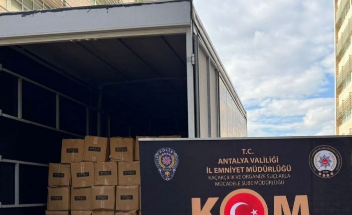 Antalya’da yılbaşı öncesi 108 bin şişe kaçak içki ele geçirildi