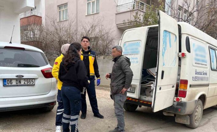 Asansörde mahsur kalan kişiyi itfaiye ekipleri kurtardı