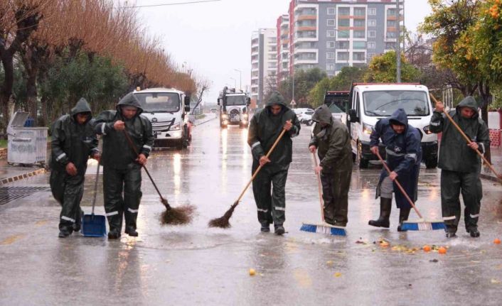 Aydın Büyükşehir Belediyesi ve ASKİ tam kadro sahada