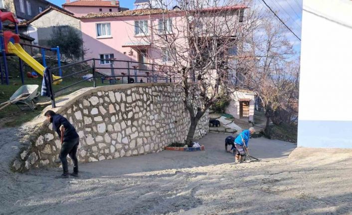 Babadağ’da yol iyileştirme çalışmaları sürüyor