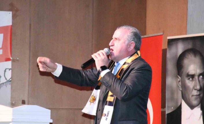 Bakan Bak: “Dünyada gençliğe en büyük yatırım yapan lider Erdoğan’dır”