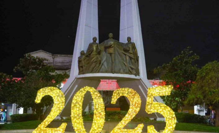 Bakırköy ışıl ışıl görünümüyle yeni yıla hazır