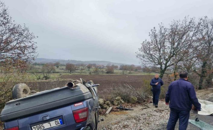 Balıkesir’de trafik kazasında araç ters döndü: 1 ölü, 2 yaralı