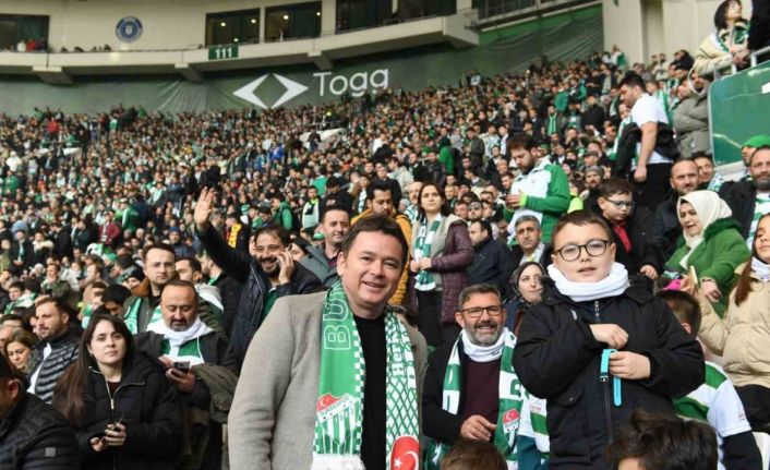 Başkan Aydın, Osmangazili çocuklara Bursaspor sevgisi aşılıyor