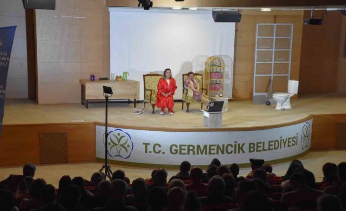 Başkan Çerçioğlu Germencikli vatandaşları tiyatro ile buluşturdu