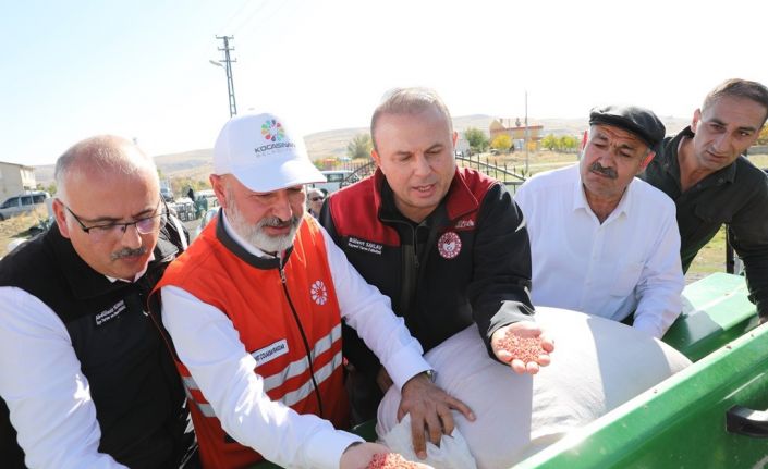 Başkan Çolakbayrakdar, “Kırsal mahallelerde geleceği inşa eden hizmetlere imza attık”