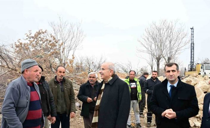 Başkan Er, Taştepe Mahallesi rezerv alanında incelemelerde bulundu