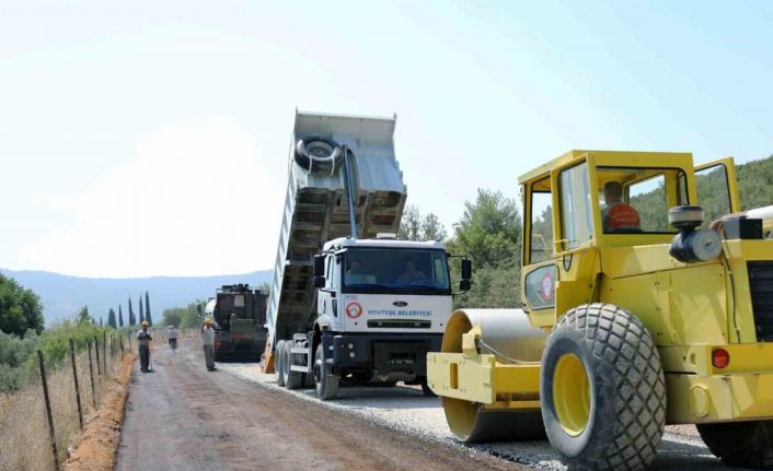 Başkan Köksal: “Güvenli ve modern yollar için çalışıyoruz”