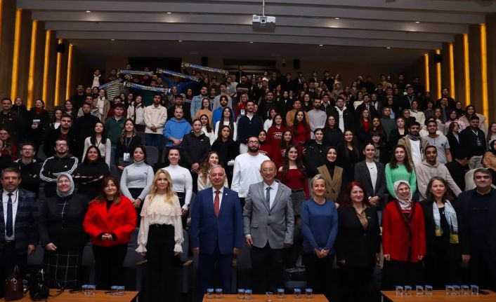 Başkan Yeloğlu, "Plastik Kapaktan Tekerlekli Sandalyeye Yolculuk" seminerine katıldı