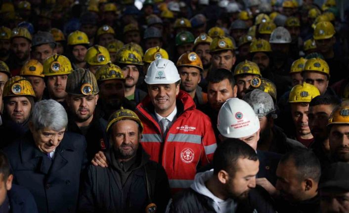 Başkan Zeyrek, Dünya Madenciler Günü’nde Soma’da maden işçileriyle buluştu