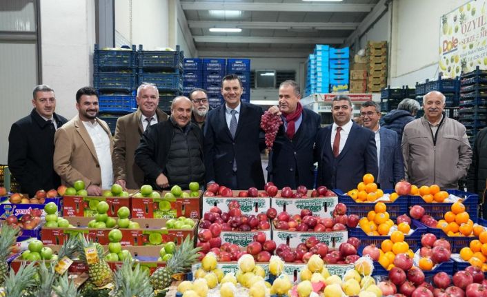 Başkan Zeyrek hal esnafı ile bir araya geldi