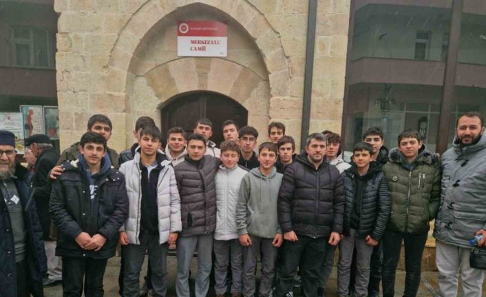 Bayburt’ta imam hatipli öğrenciler vaaz verip namaz kıldırdı